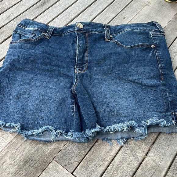 Seven7 Pants - Seven7 Weekend Short Denim Cut Offs